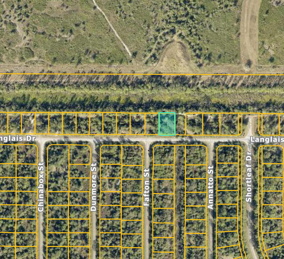 Lot with County Owned Easement Next Door, and backs up to a nature preserve! in Sarasota County, FL